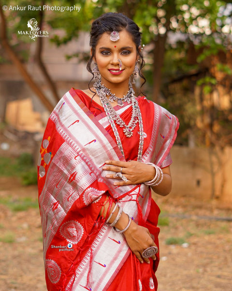 Nath Pallu Silver Muniya Border Semi Paithani Saree – Shankari